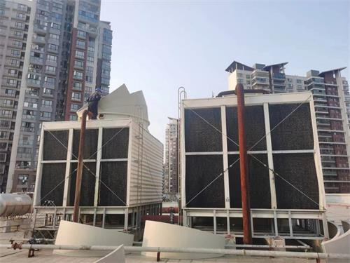 广东冷却塔的水温变化对制冷机组的影响