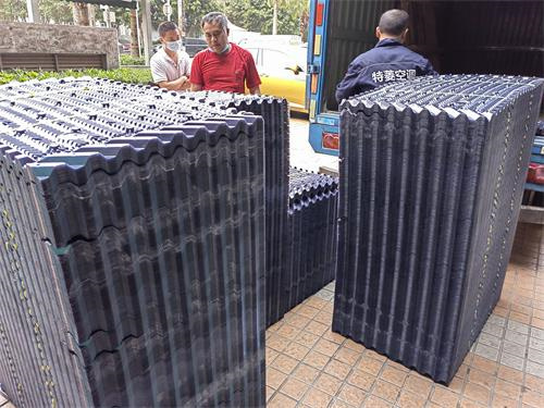 广东冷却塔维修闭式冷却塔多雨时节要怎么维护(密闭